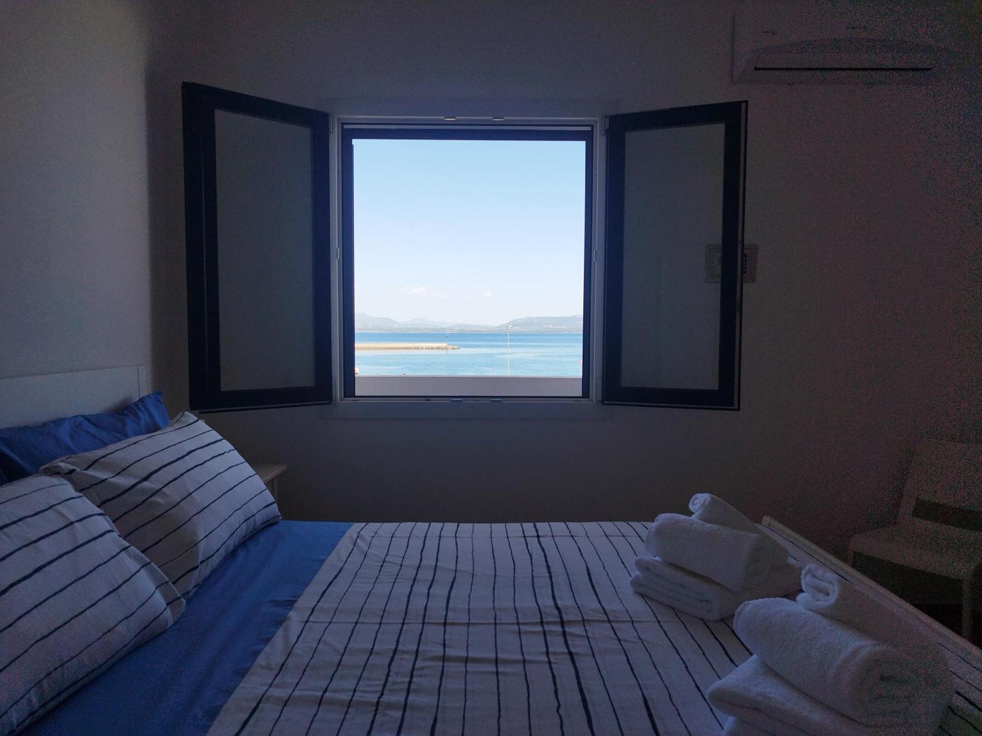 Sky And Sea Apartment Calasetta Exteriér fotografie